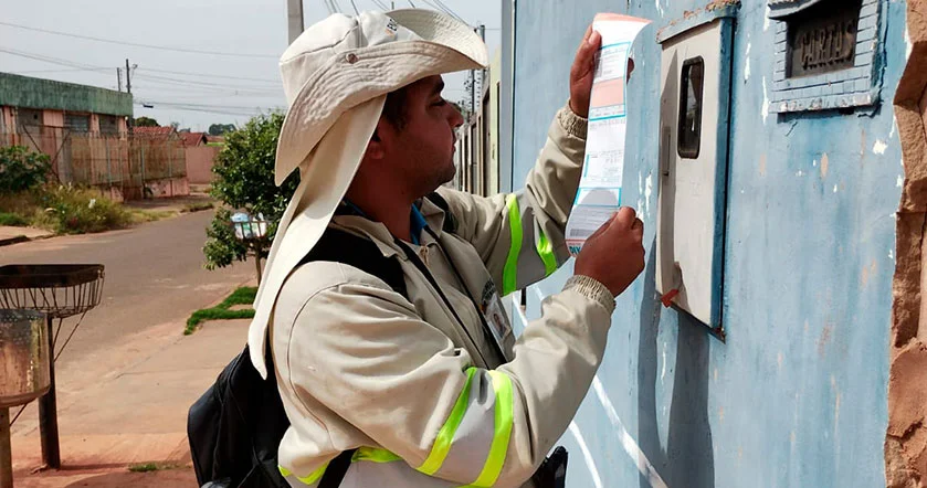 Conta de luz seguirá com cobrança extra em agosto; Aneel mantém bandeira amarela