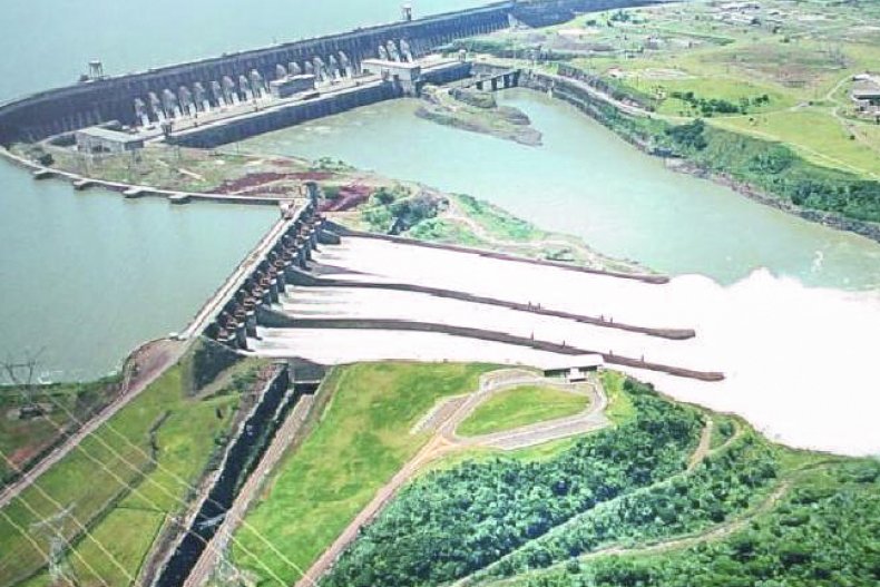Governo brasileiro não descarta usar recursos de Itaipu na redução de tarifas