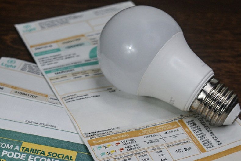 Outubro terá bandeira tarifária mais cara do sistema nas contas de luz