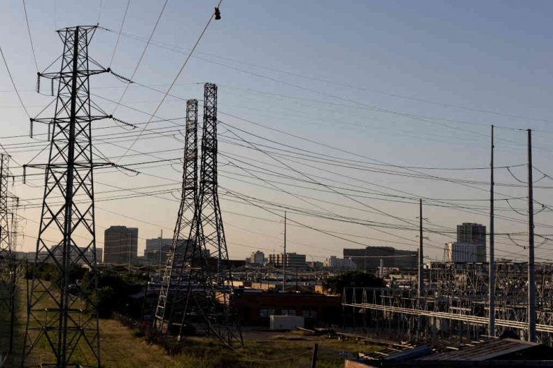 ANEEL aprova prorrogação de contratos de distribuidoras de energia por 30 anos