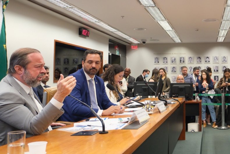 Ministro Alexandre Silveira apresenta na Câmara plano para virar a chave do setor elétrico no Brasil