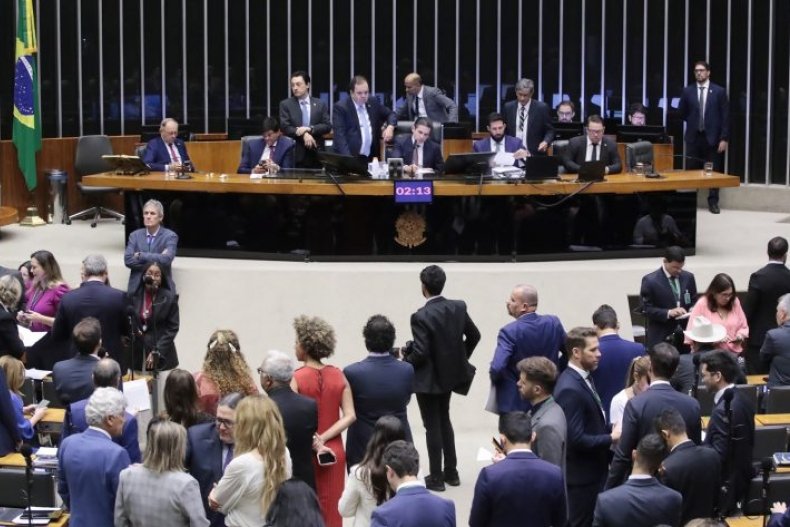 Congresso aprova MP 1.300 e consolida ampliação da Tarifa Social de Energia